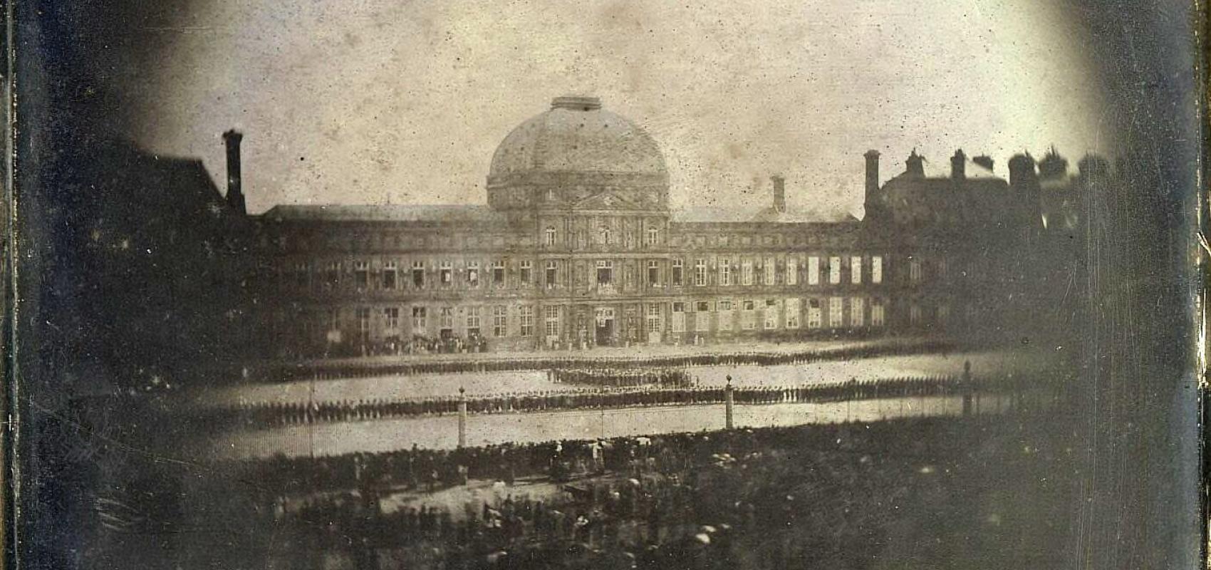 Revue dans la Cour des Tuileries –  Photographie de Joseph Philibert Girault de Prangey - 1841 - BnF, département des Estampes et de la photographie