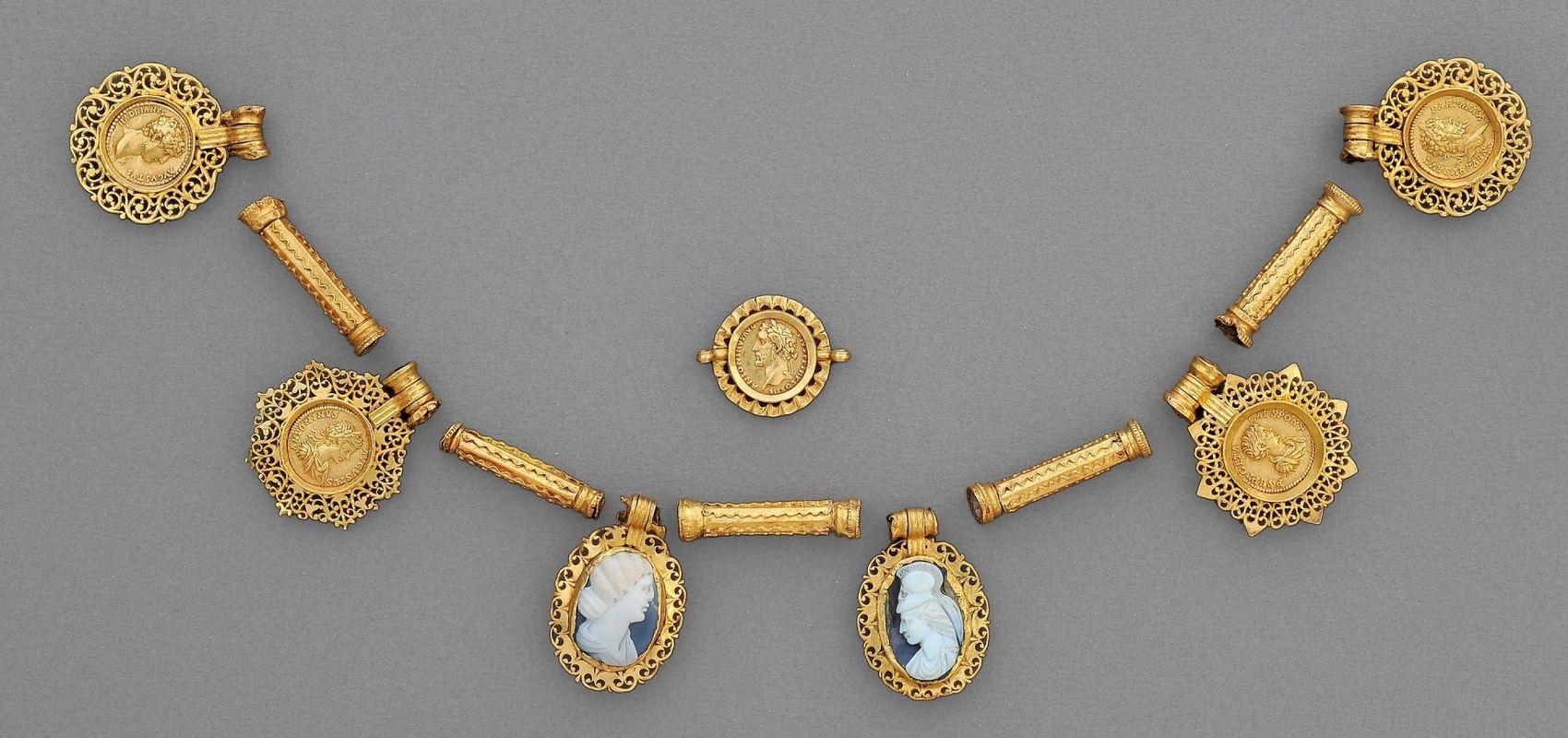 Collier aux camées, Trésor de Naix - 202 - BnF, département des Monnaies, médailles et antiques, inv.56.128
